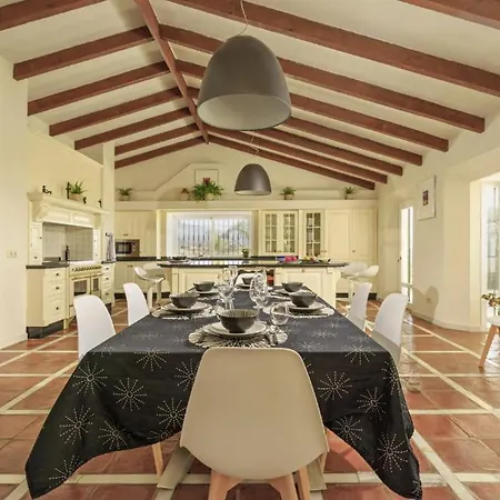 Villa Breathtaking In Estepona, Close To Selwo Estepona