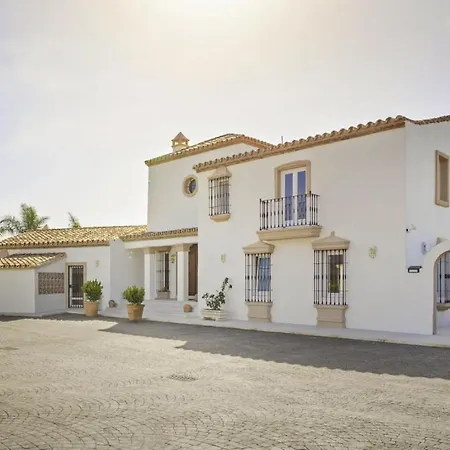 Villa Breathtaking In Estepona, Close To Selwo Estepona